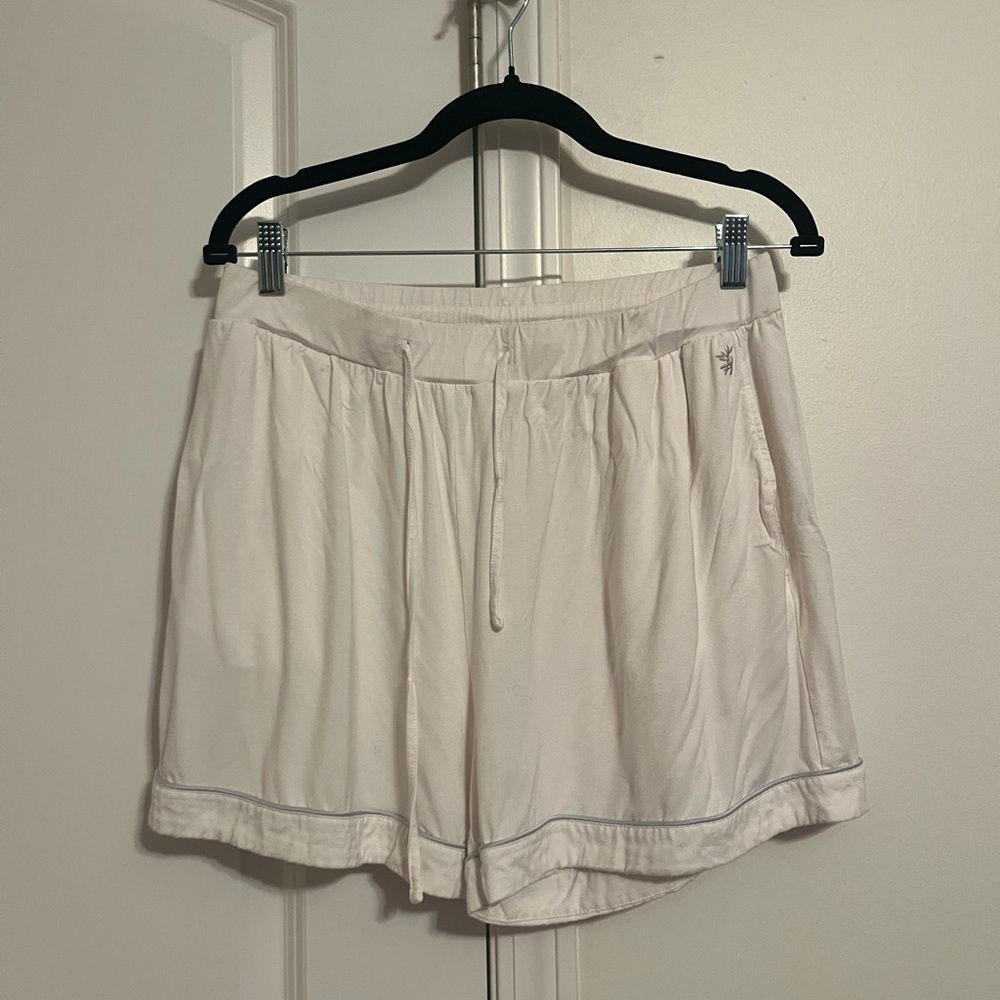 Cozy Earth White Bamboo Pajama Lounge Shorts, Size Large